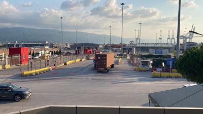 Kocaeli'nin Körfez ilçesinde meydana gelen iş kazasında yüksekten düşen liman