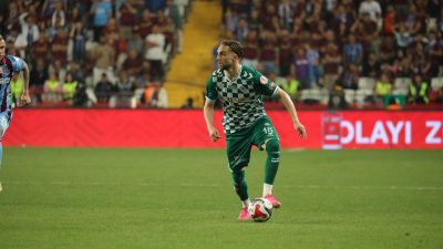 Yeni sezon öncesinde transfer çalışmalarını sürdüren Berkan Kutlu, Kocaelispor ile