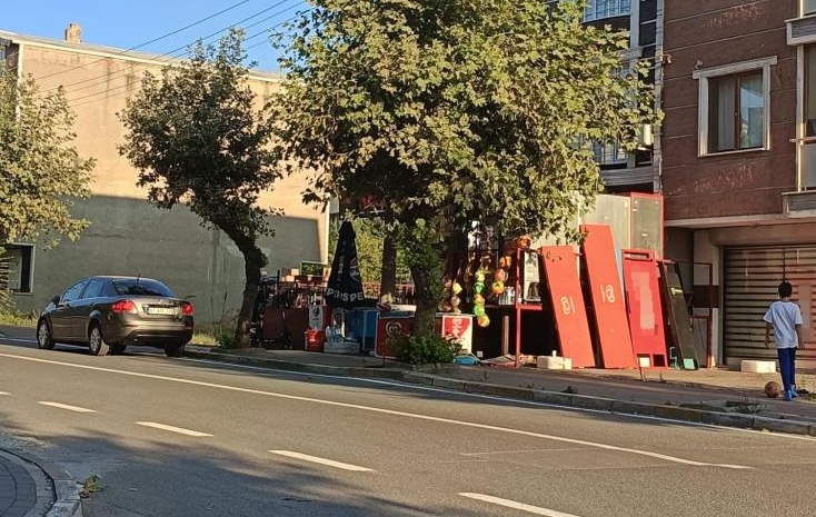 Kocaeli’de 17 yaşındaki genç kıza otomobiliyle çarptıktan sonra üzerinden geçen