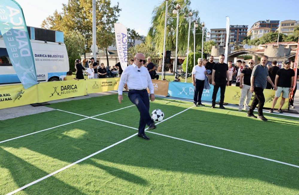 Darıca Belediyesi tarafından spor kültürünü geliştirmek amacıyla düzenlenen Ayak Tenisi