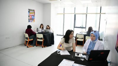 Çayırova'da belediye bünyesinde hizmet veren gençlik merkezinde Yükseköğretim Kurumları Sınavı'na