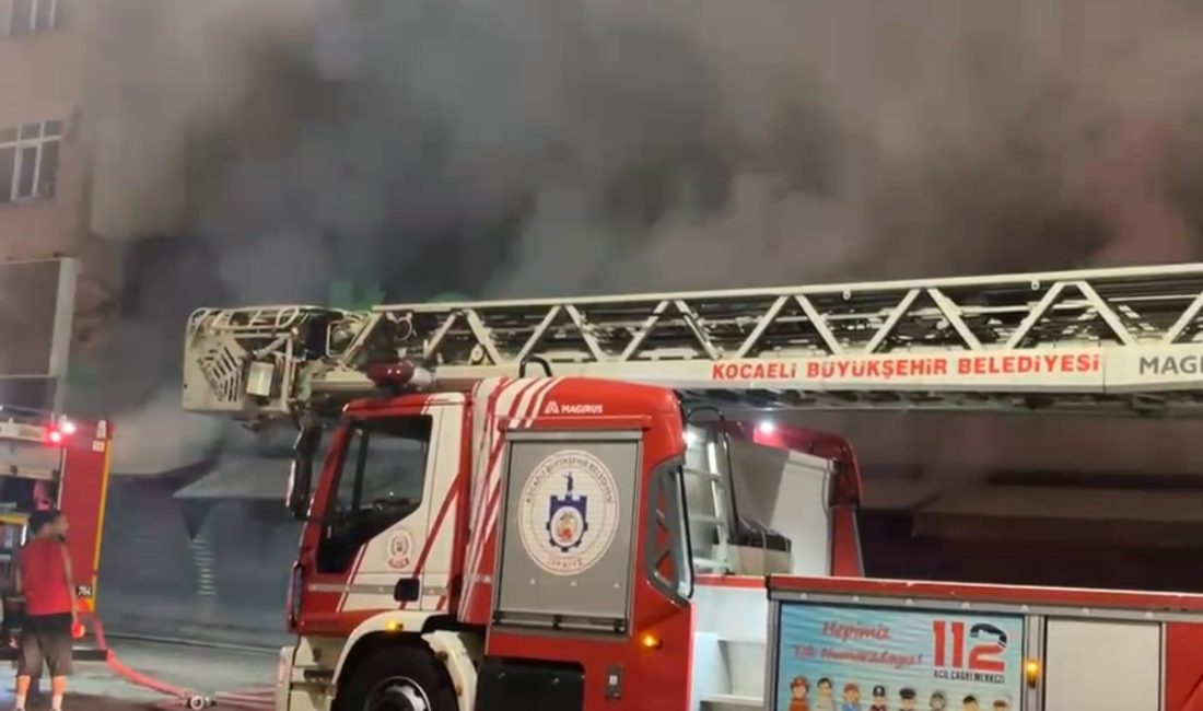 Kocaeli’nin Gebze ilçesinde bir marketin manav bölümünde çıkan yangın, itfaiye