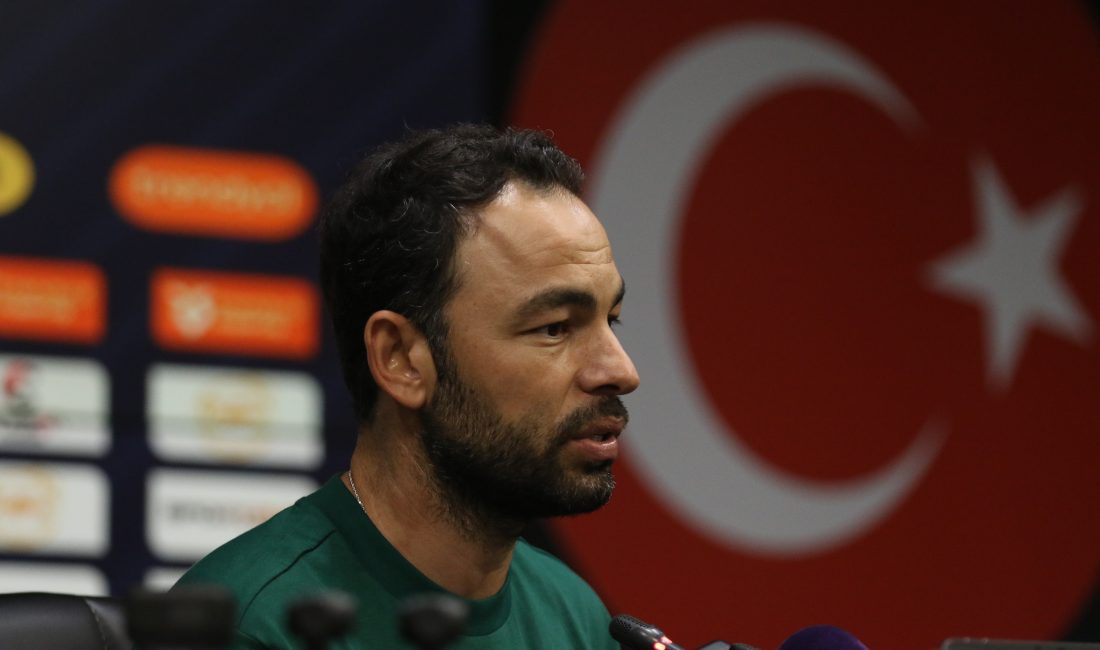 Kocaelispor Teknik Direktörü Selçuk İnan, Amed Sportif Faaliyetler karşısında alınan