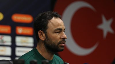 Kocaelispor Teknik Direktörü Selçuk İnan, Amed Sportif Faaliyetler karşısında alınan
