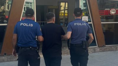 Kocaeli'nin İzmit ilçesinde polis ekiplerini görünce kaçan şahsın, 4 yıl