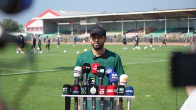 Kocaelispor Teknik Direktörü Selçuk İnan, Konyaspor maçı öncesinde basın mensuplarıyla