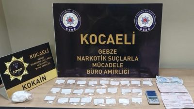 Kocaeli'de düzenlenen uyuşturucu operasyonlarında yakalanan 5 şüpheliden 3'ü tutuklandı. Aramalarda