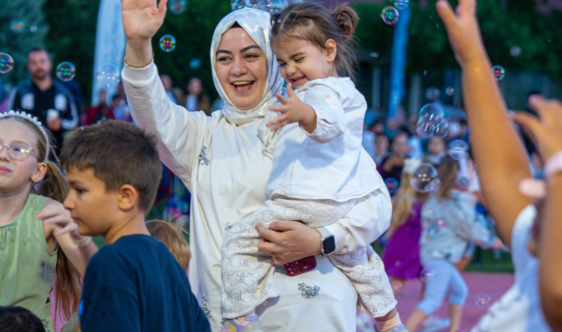 Kocaeli Büyükşehir Belediyesi’nin “Anne Şehir Yaz Akşamları” etkinlikleri kapsamında düzenlenen