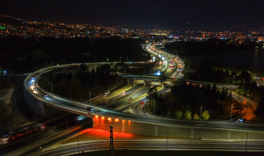 Kocaeli Büyükşehir Belediye Başkanı Tahir Büyükakın, D-130 Karayolu’nda hayata geçirilen