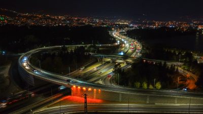 Kocaeli Büyükşehir Belediye Başkanı Tahir Büyükakın, D-130 Karayolu’nda hayata geçirilen