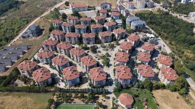 Başiskele Belediyesi, altyapı çalışmaları tamamlanan cadde ve sokaklarda üstyapı yenileme