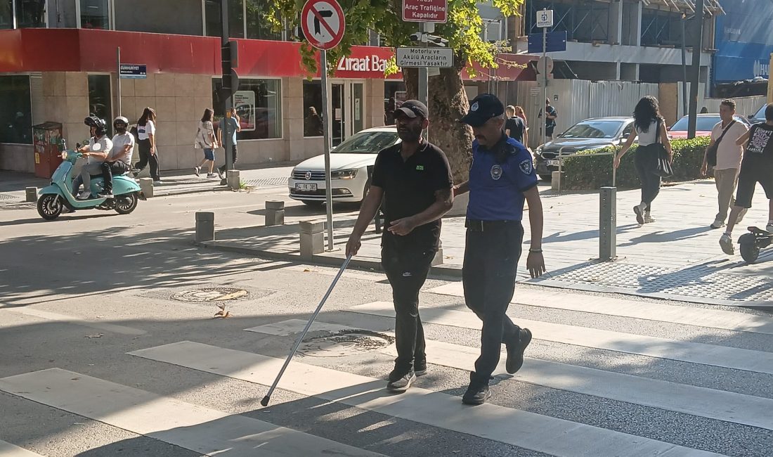 Kocaeli Büyükşehir Belediyesi Zabıta Dairesi Başkanlığı ekipleri, İzmit Cumhuriyet Bulvarı