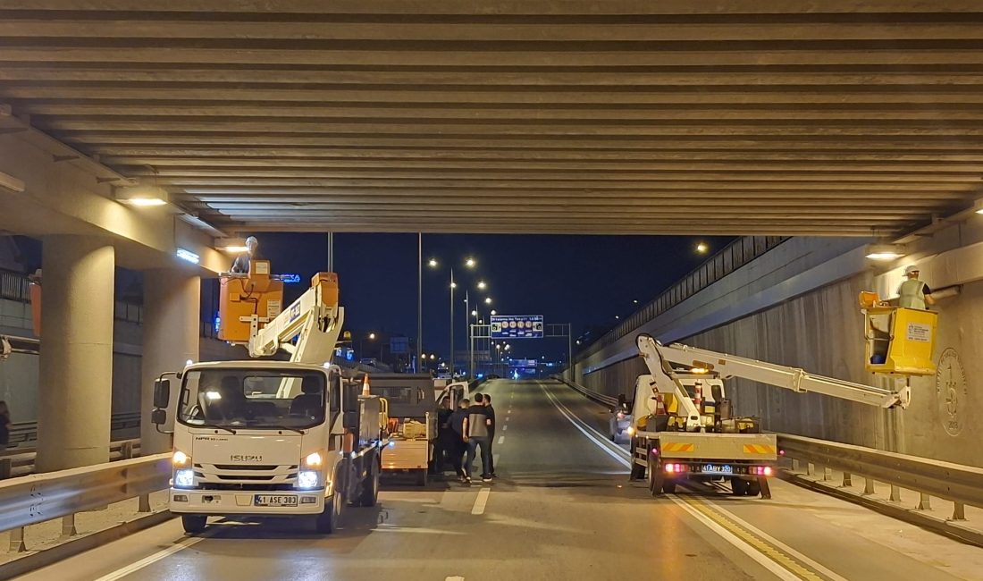Kocaeli Büyükşehir Belediyesi, kent genelindeki ulaşım güzergâhlarında güvenli ve konforlu
