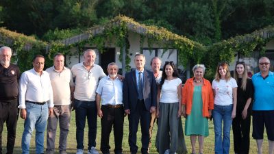 İzmit Belediyesi, kent genelinde görev yapan mahalle muhtarlarını Sarısu Gençlik