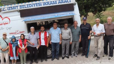 İzmit Belediyesi’nin her hafta farklı bir camide gerçekleştirdiği Cuma namazı