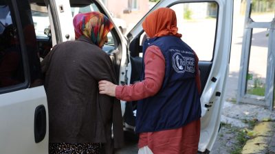 Kartepe Belediyesi bünyesinde hizmet veren Alo Evlat Sağlık Kulübü, ilçede