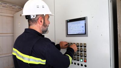 Kocaeli Büyükşehir Belediyesi, Solaklar’daki Asfalt Plent Tesisi’nde kendi asfaltını üreterek
