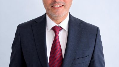 Yeni Parti İzmit İlçe Başkanlığı görevine getirilen Aydın Merih Kuruçelik,