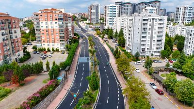 Kocaeli Büyükşehir Belediyesi’nin İzmit’teki önemli ulaşım güzergâhlarından Gazanfer Bilge Bulvarı’nda