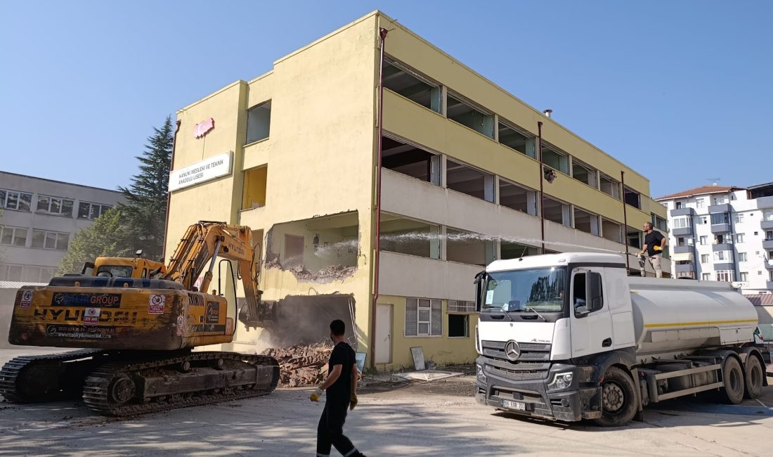 Kocaeli’nin İzmit ilçesinde olası Marmara depremine karşı riskli olduğu belirlenen,