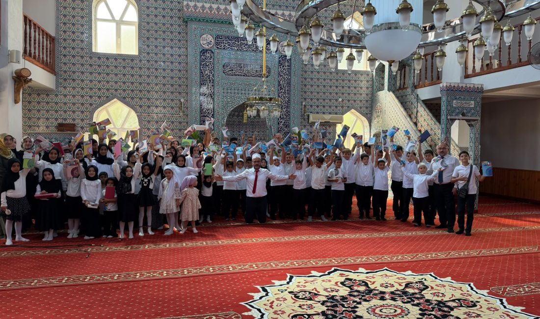 Karamürsel Ereğli H.Y. Çiçek Camii’nde düzenlenen yaz Kur’an kursu kapanış