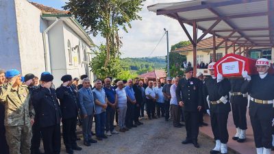 Kandıra’da hayatını kaybeden Kıbrıs Gazisi Kerim Ersoy, düzenlenen cenaze töreninin