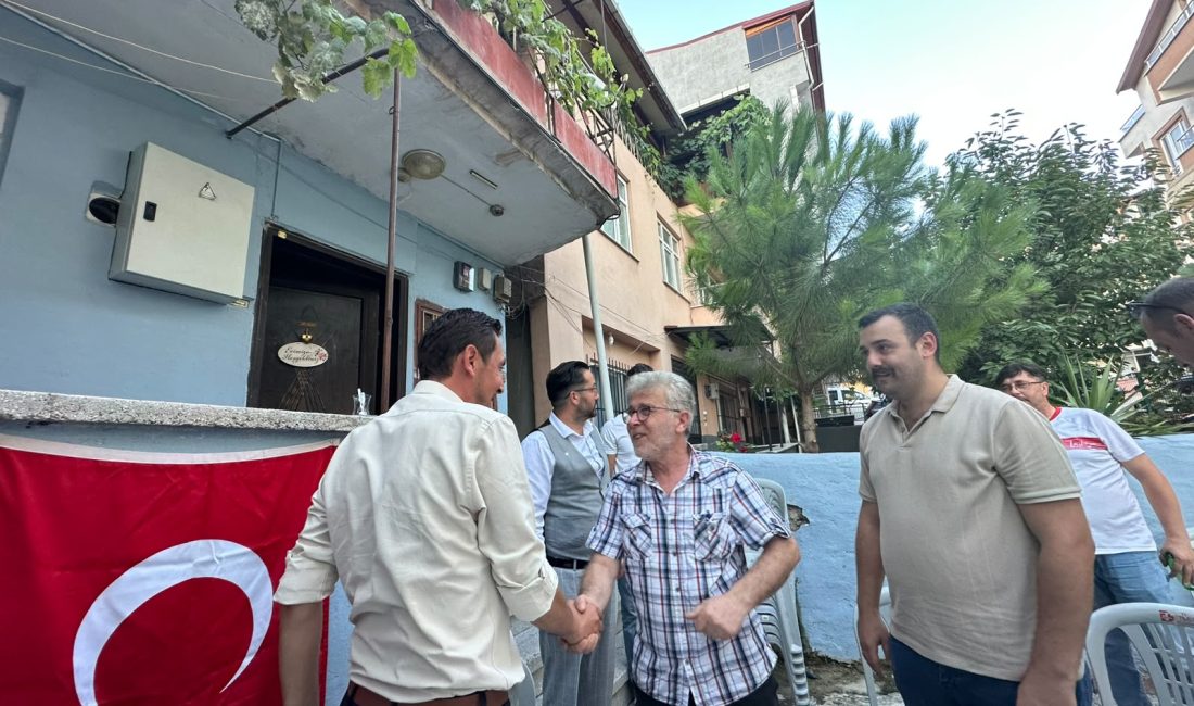 MHP İzmit İlçe Başkanı Serdar Semih Türeyen ve ilçe yönetimi,