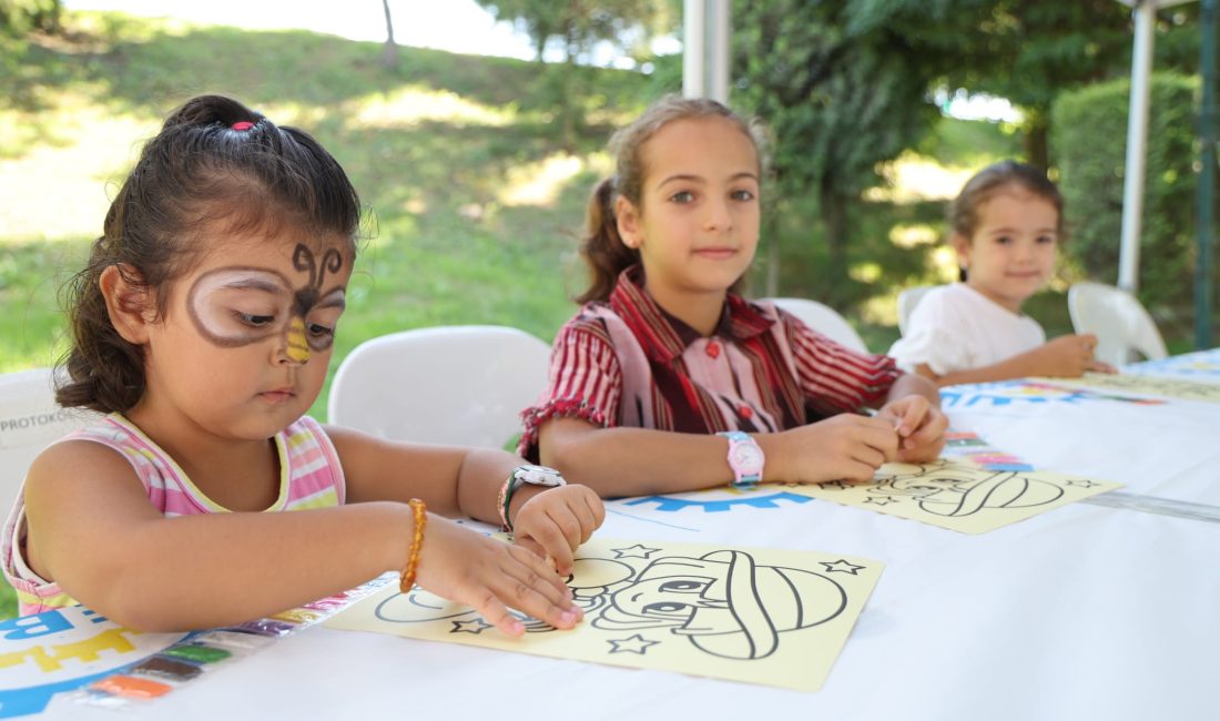 Gebze Belediyesi’nin “Yaz Seninle Güzel” anlayışıyla düzenlediği “Atölyem Parkta” etkinliği,