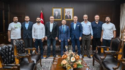 Darıca Müteahhitler Birliği Derneği Başkanı Salih Günal ve beraberindeki yönetim