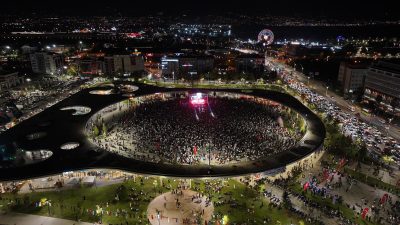 Kocaeli Büyükşehir Belediyesi’nin düzenlediği 30 Ağustos Zafer Bayramı kutlamalarında İzmit