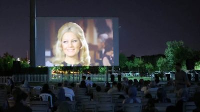 Kartepe Belediyesi tarafından düzenlenen Açık Hava Sinema Geceleri, vatandaşları Yeşilçam’ın
