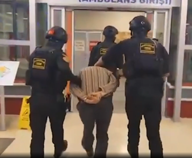 FETÖ'nün 15 Temmuz darbe girişimi sırasında Cumhurbaşkanı Recep Tayyip Erdoğan'a