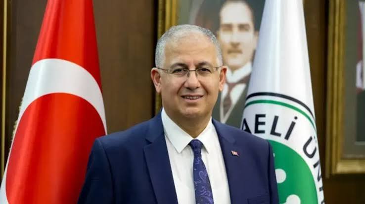 Kocaeli Üniversitesi Rektörü Prof. Dr. Nuh Zafer Cantürk’ün annesi Refika