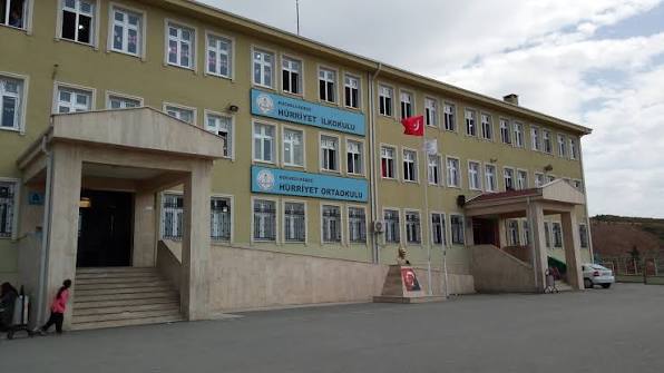 Kocaeli İl Milli Eğitim Müdürlüğü, Gebze Hürriyet İlkokulu-Ortaokulu’nun dış cephesinin
