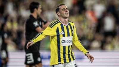 Trendyol Süper Lig’in 2. haftasında oynanan Fenerbahçe-Konyaspor karşılaşmasında kafasına aldığı