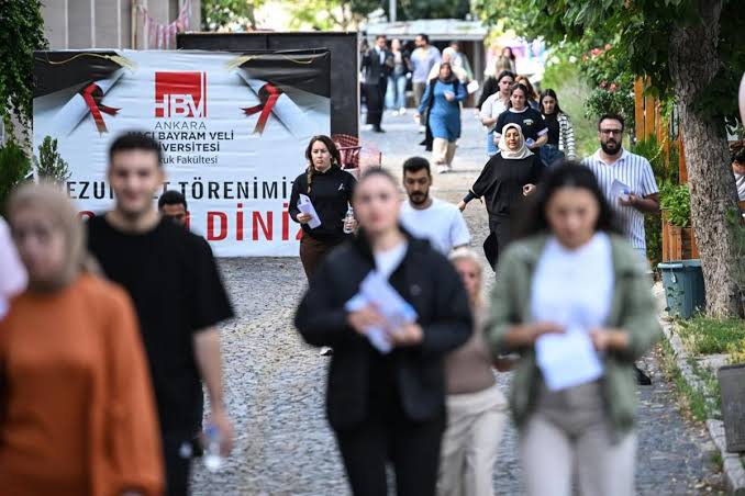 Öğretmen adayları için zorunlu hale getirilen Milli Eğitim Bakanlığı Akademi