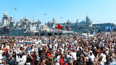Gölcük Belediye Başkanı Ali Yıldırım Sezer, Gölcük Tersanesi’nde düzenlenen TEKNOFEST