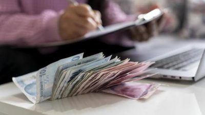 Çocuklarının bakımı için yarı zamanlı çalışma hakkından yararlanan ancak bu