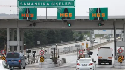 Hızlı Geçiş Sistemi’ni kullanarak otoyol ve köprülerden geçiş yaparken ücret