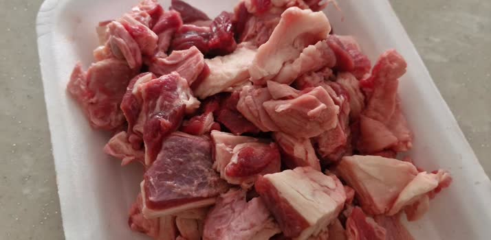 Derince Belediyesi, sosyal hizmetlerde kullanılmak üzere 5 bin kilogram kuşbaşı