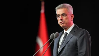 Sağlık Bakanı Kemal Memişoğlu, özellikle büyük hastanelerde sağlık çalışanlarının çocuklarını