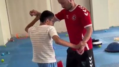 Körfez Belediyesi’nin özel sporculara yönelik düzenlediği eğitimlerde ortaya çıkan neşeli