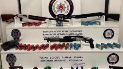 Kocaeli’de 63 yaşındaki Gülbiter Duman’ı boğazından bıçaklayarak öldürdüğü ve kolundaki