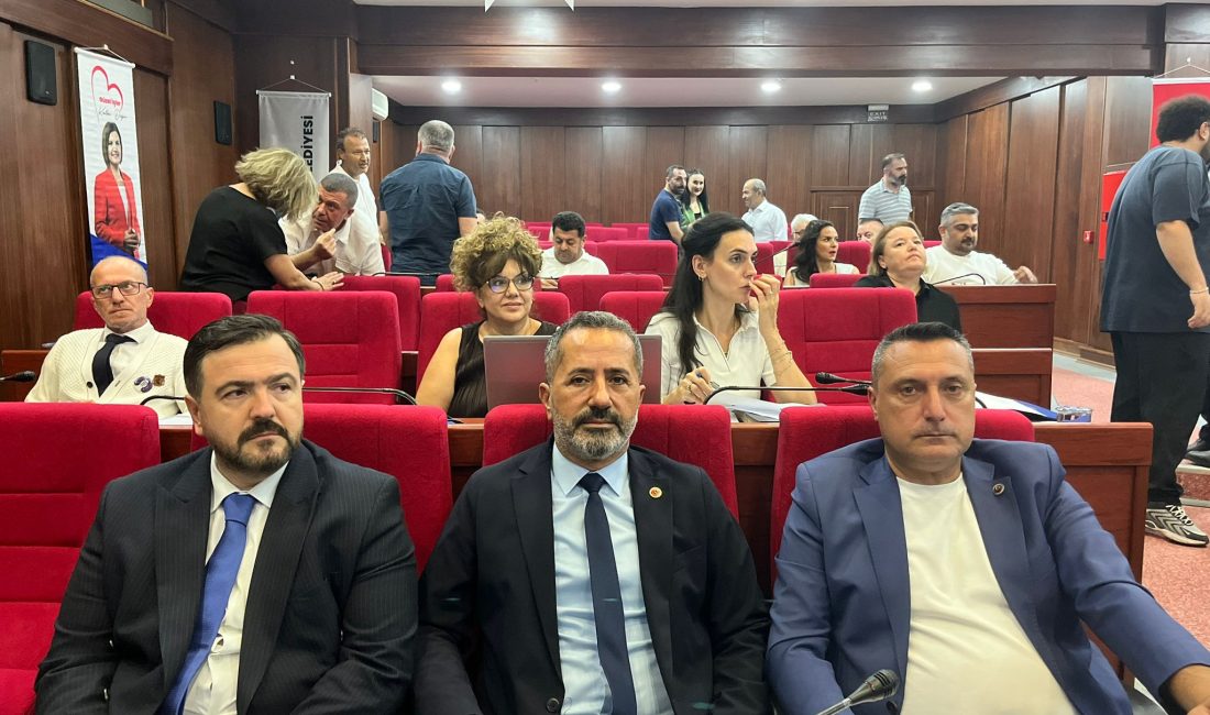 İzmit belediyesi bugün Eylül ayı olağan meclis toplantısını gerçekleştirdi. Meclis