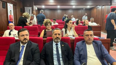 İzmit belediyesi bugün Eylül ayı olağan meclis toplantısını gerçekleştirdi. Meclis