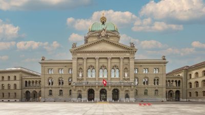 İsviçre denildiğinde başkent olarak herkesin aklına Bern geliyor. Ancak hukuki