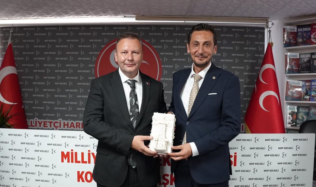 MHP İzmit İlçe Başkanı Av. Serdar Semih Türeyen ve ilçe